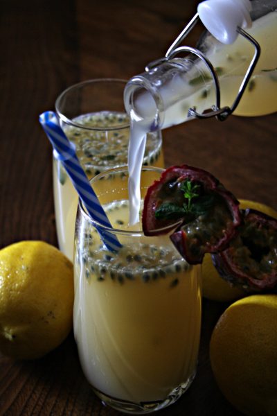 Limonata con maracuja, zenzero e menta