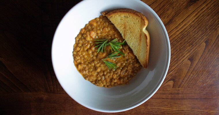 Zuppa di lenticchie al curry  – veg –